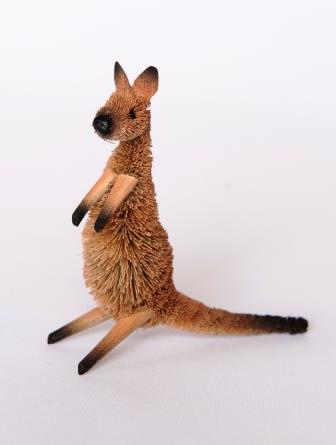 Bristlebrush Kangaroo small 8cm